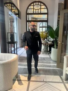 George Warwar has emerged as a prominent figure in the business world, with significant achievements in both the real estate and diamond industries. As the owner of a cutting-edge diamond cultivation facility